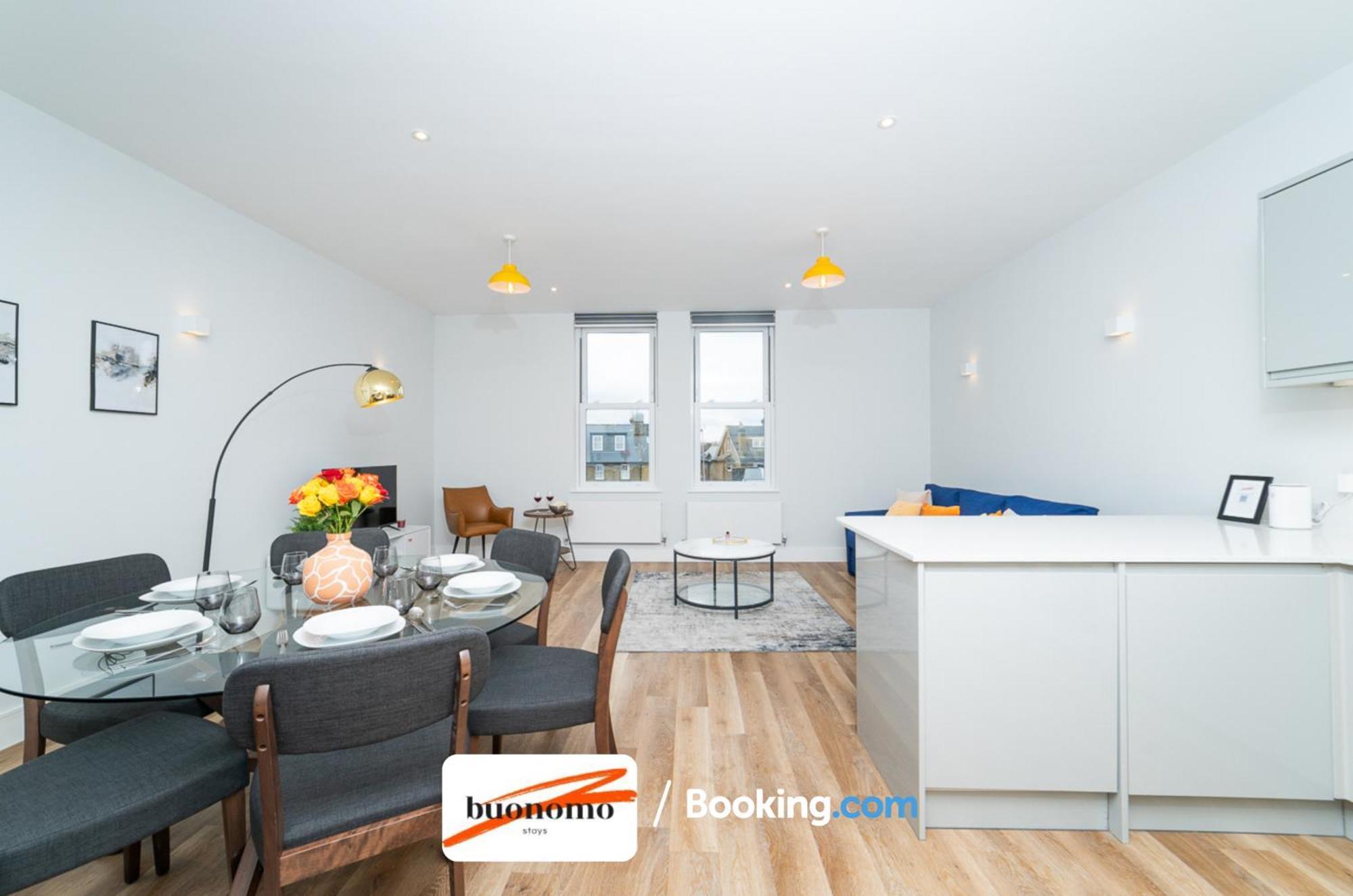 לונדון Two Bedroom Apartment At Buonomo Stays Short Lets & Serviced Accommodation Close To Wimbledon Tennis Courts מראה חיצוני תמונה